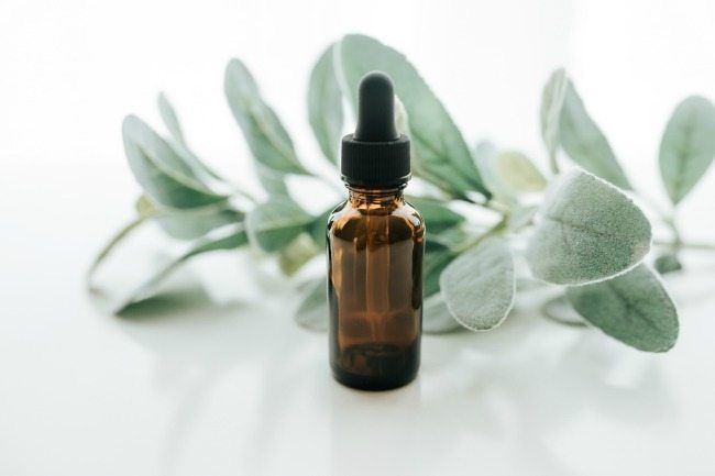 Get Gorgeous Skin with this Homemade Face Serum Recipe